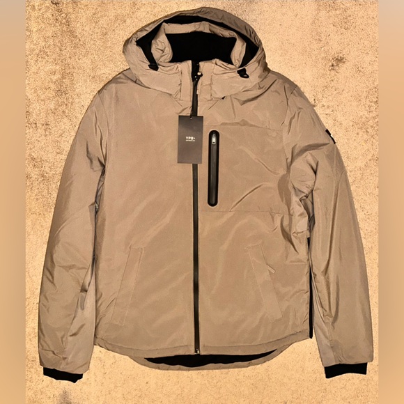 Abercrombie & Fitch Men’s Puffer YPB Jacket - Picture 16 of 16